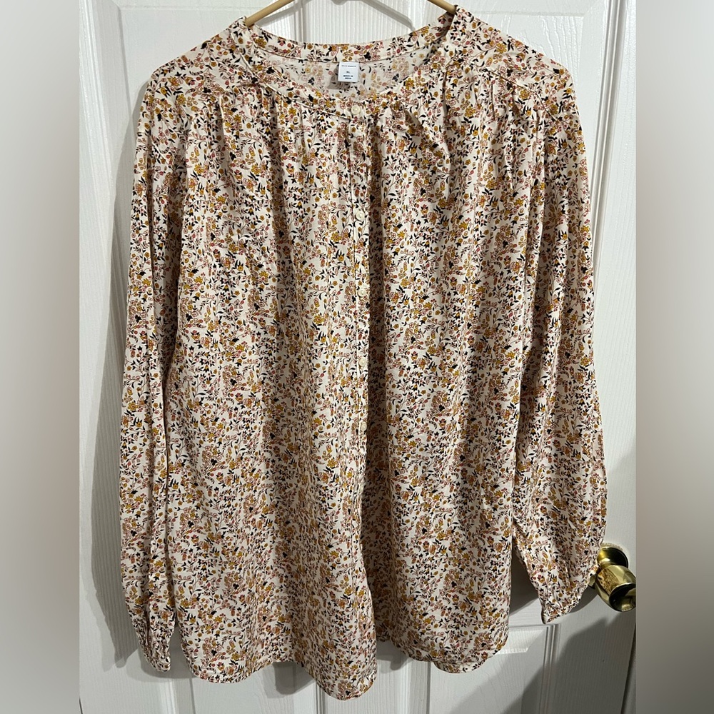 NWT Old Navy Women’s Button Up Floral Long Sleeve